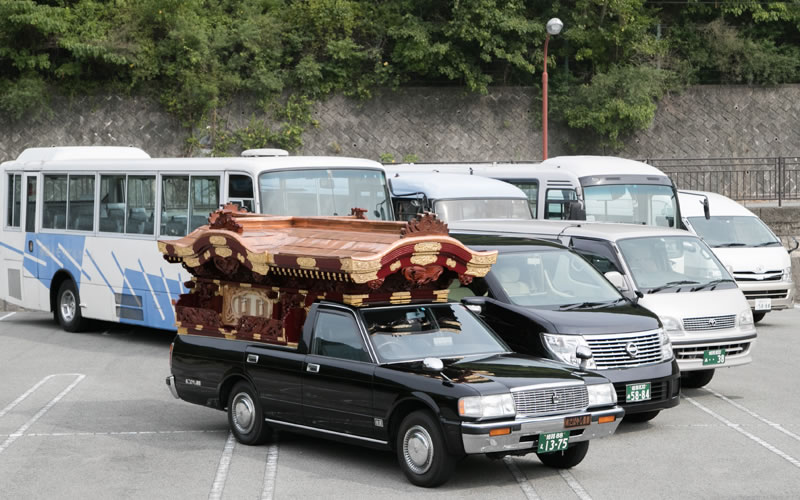 寝台・霊柩車　ご遺体搬送のご依頼